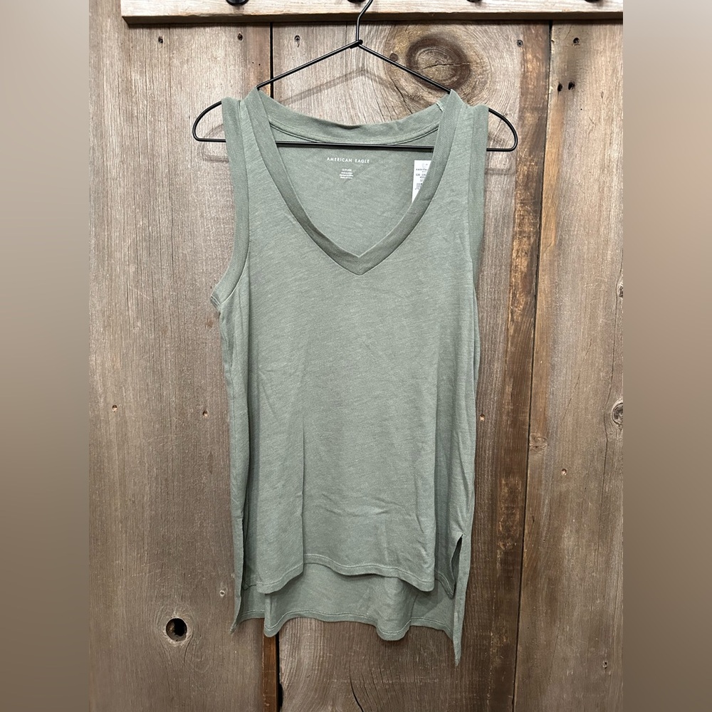 2019 American Eagle V-neck Burnout Tunic Tank Top in Green Size Small Women’s